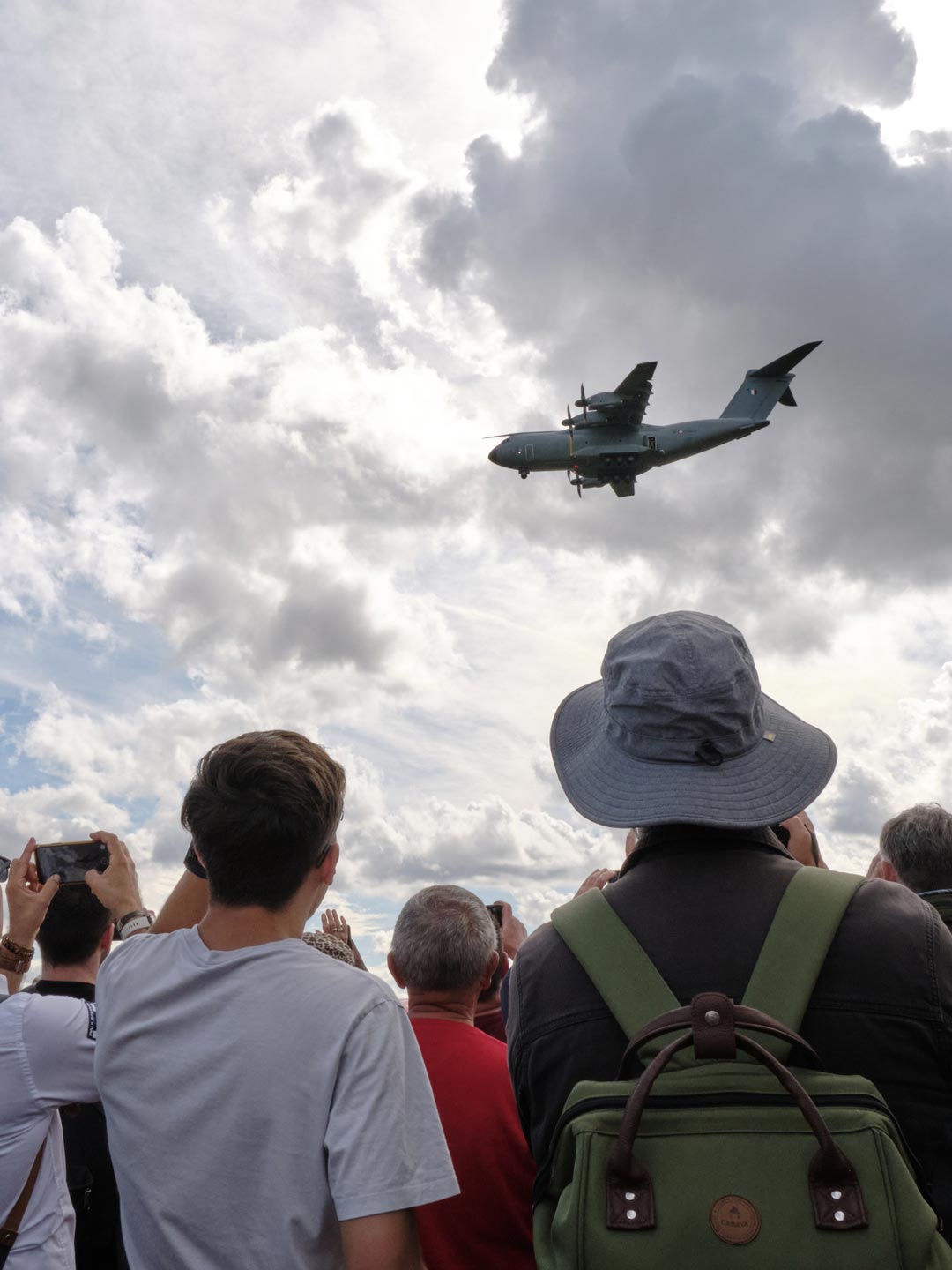 Passage de l'A400 M au-dessus de la foule Passage de l'A400M au-dessus de la foule au meeting aérien 2025