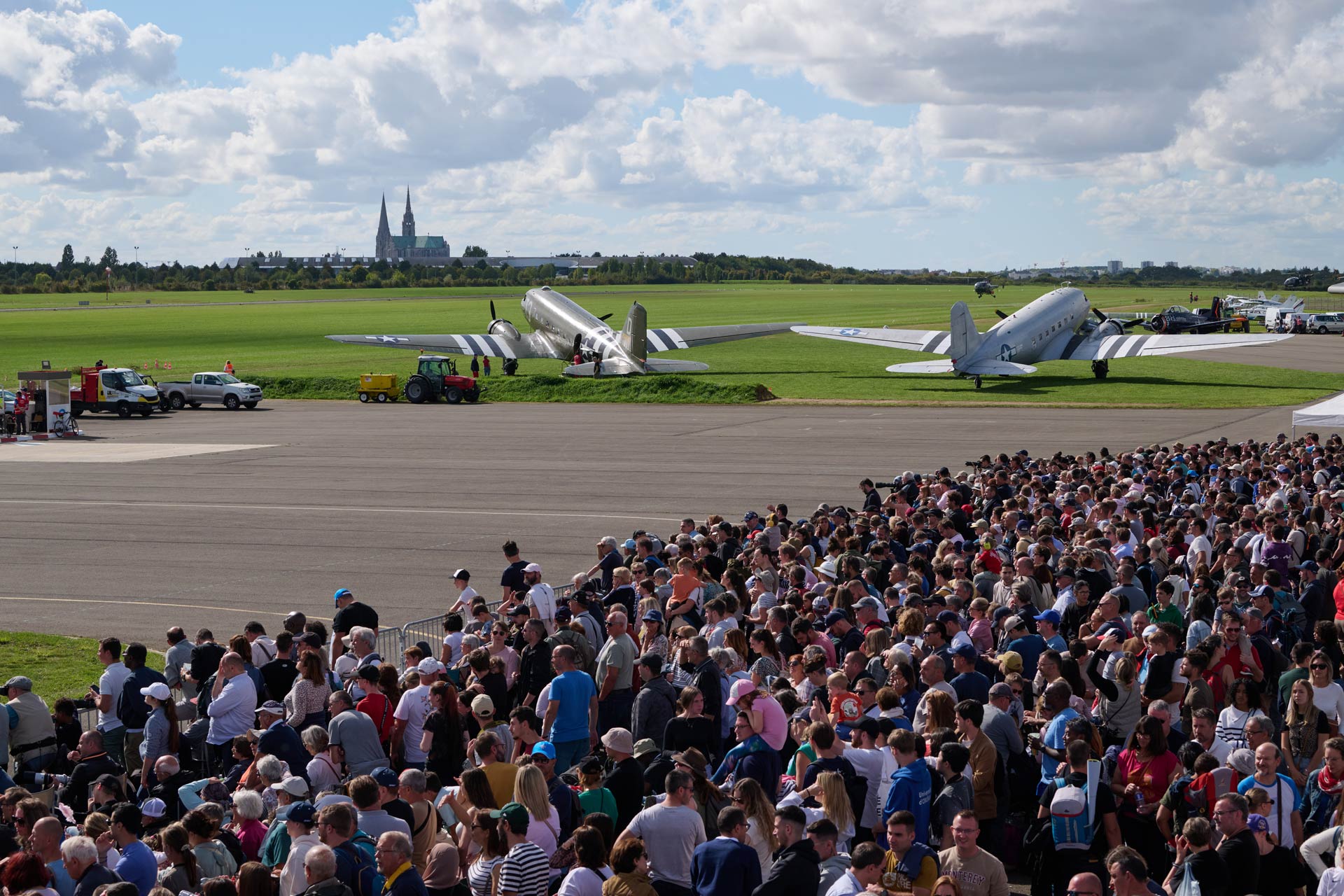 Les avions postés à l'aérodrome de Chartres métropole Les avions postés à l'aérodrome de Chartres métropole lors du meeting aérien 2025