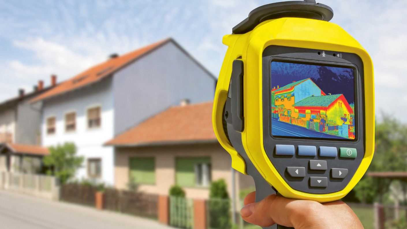 vue d'un appareil qui aide à visualiser les déperditions de chaleur sur les façades des bâtiments.