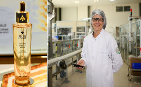 Flacon de parfum et technicienne en blouse dans un laboratoire de cosmétique